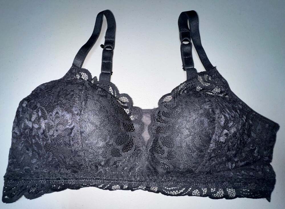 BALI Black Lace Padded Bra M EUC